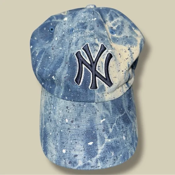 Denim New York Yankees hat with acid wash - Picture 2 of 4